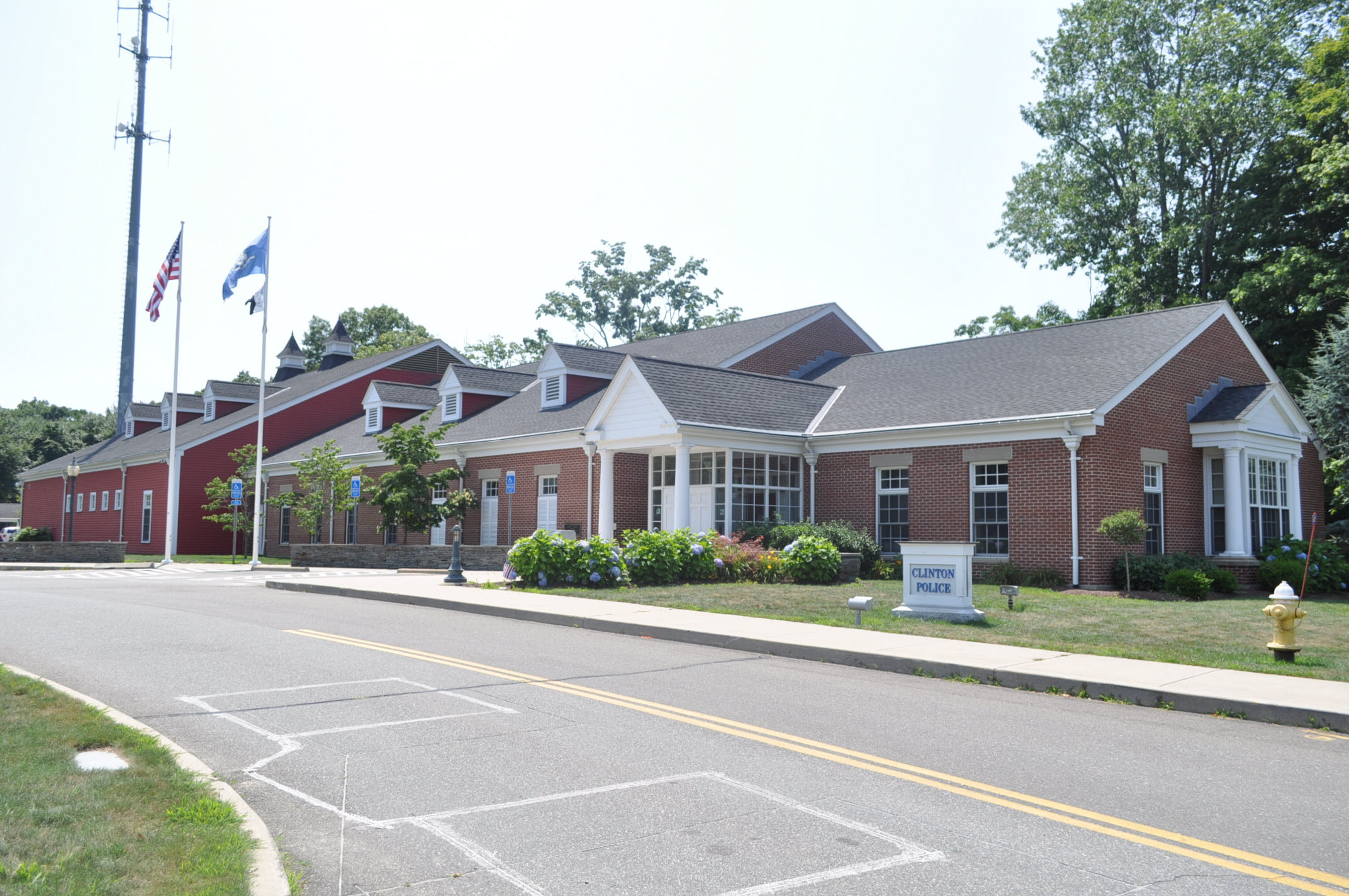 Clinton CT Police Department PoliceApp